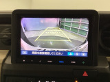 バックモニター付きで、車庫入れやバック時の後方確認をサポート。