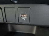 便利な充電用USBジャックも付いています☆周辺機器の充電にご利用頂けます☆