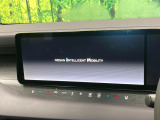 【メーカー純正ナビ】インテリアに溶け込むスタイリッシュな「専用設計」メーカーナビを装備♪視認性や操作性など基本性能にも優れ、より上質なカーライフをお楽しみいただけます。