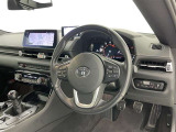 運転席まわりです。 各操作スイッチは使いやすい位置に配置されてます。