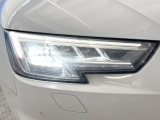 ●LEDハイビームが多数独立で存在し、ハイビーム時に対向車や前方を走る車の部分をロービームに切り替えが可能!!シーケンシャルウインカーも装備!!