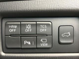 【パワーバックドア】スマートキーや運転席のボタンを押すだけでリアゲートが自動で開閉します!荷物を持っている時や、高い位置にあるバックドアを閉める際に便利な機能です♪