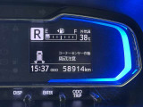 点検や修理でお越しの際はゆっくりくつろぎながらお待ちいただけるように、大きなソファ席もご用意しております♪テレビを見ながらのんびりお待ちください(^&omega;^)