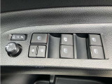 全席パワーウインドです。ドアミラーの格納調整も行えます!