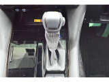 トヨタならではの「3つの安心」をセットにした『トヨタ認定中古車』です。「まるごとクリーニング」「車両検査証明書」「ロングラン保証」付き。