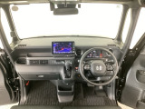 【前方視界】開放的な前方視界!運転がしやすく疲れにくいです♪窓が大きく、見通しがとっても良いおクルマですよ♪