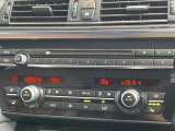 ●デュアルオートエアコン:運転席・助手席それぞれで温度設定が可能な独立式オートエアコンを標準装備しております!●フロントシートヒーティング:運転席・助手席共にシートヒーターを装備しております。