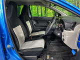 運転席シート廻りは使用感も少なく、良好な状態となっています。丁寧に使われていたことがよくわかりますね。