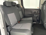 運転席や助手席だけでなく、カーテンエアバッグも装備しています。側方からの衝撃からもしっかりお客様を守ってくれます。