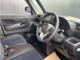 スイッチや操作部は、運転席より操作しやすく配置されています