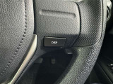 ステアリングスイッチ付き。前方から目を離すことなく操作することが可能です。