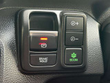 電子制御パーキングブレーキやオートブレーキホールド、ECONモードボタンなど、より運転を便利にする機能を装備しております!