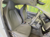運転席シート廻りは使用感も少なく、良好な状態となっています。前オーナー様が丁寧に使っていたことがよくわかりますね。