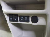 運転席・助手席にシートヒーター装備☆ボタンを押せばすぐに暖かくなるので、寒い日に重宝します◎