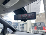 リアのカメラの画像を表示する『スマートルームミラー』で荷物いっぱいでも後部が見えます。
