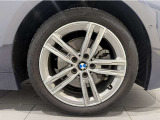 サービスにはドイツ本国と同様に教育と訓練を受け、BMWを知り尽くした「マイスター」が数多く在籍しております。360度による納車前点検整備で、お客様に安心と安全をお届けいたします。