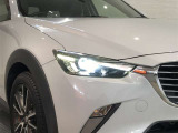 LEDヘッドライトです。デザイン性がよくとても明るいので、夜間の走行や悪天候でも安心です。しかも長寿命!