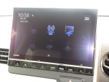 ナビゲーションは純正9インチメモリーナビ(LXM-247NBi)を装着しております。AM、FM、CD、DVD再生、Bluetooth、音楽録音再生、フルセグTVがご使用いただけます。
