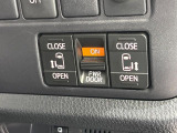 【両側パワースライドドア】スマートキーや運転席のスイッチで後席両側スライドドアの開閉が可能♪電動だから力を入れてドアを開ける必要が無く、小さなお子様でも簡単に開け閉めでき快適です♪