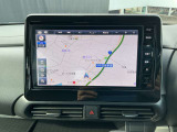 日産純正9インチメモリーナビ(MM223D-L)装備。スマートフォンによる部分地図更新、Bluetooth接続での音楽視聴、快適な画面操作と高音質なオーディオ再生。無料地図更新付きです。