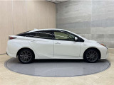 「中古車ハイブリッド保証」付き。ハイブリット機構を無償で保証します。保証期間は初度登録年月から10年目まで、または3年間の長い方。但し累計走行距離が20万km以内。