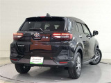 バックカメラが付いているので後方確認が非常にしやすいです。今や運転初心者も熟練者も必須装備!ついていて損はないですね♪