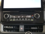 オートエアコンを装着しておりますので車内をお好みの快適な温度に保つことが可能です!