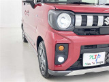 フォグランプ装着車です。暗い夜道の車両前方を明るく照らします