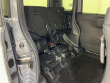 【シートアレンジ】リアシート座面を持ち上げると、背の高い荷物を積むのに便利なトールモードに変身します!多彩なシートアレンジで使い勝手良好!