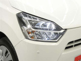 LEDヘッドライトです。デザイン性がよくとても明るいので、夜間の走行や悪天候でも安心です。しかも長寿命!