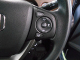 Hondaセンシングの機能のひとつ、アダプティブクルーズコントロール付!アクセルから足を離しても設定したスピードと前車との車間を保ち走行してくれます!車線維持もアシスト☆高速道路で疲労軽減ですね☆
