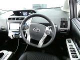【運転席】運転席周りの画像です。プロの手で隅々までクリーニングしています。ご来店いただき実際に見てみてくださいね☆