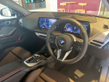 ☆センターパネルを運転席側に僅かに傾けたBMW独特のインパネ☆【駆け抜ける歓び】はここからもスタートしております☆