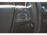 運転中、前方から目線をそらさずにオーディオ等の操作ができるよう、適切に配置されたスイッチ類。安心&快適なドライブを演出してくれる便利な機能です。