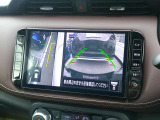 【アラウンドビューモニター】空から見下ろした映像がナビ画面にて確認可能です。駐車もラクラクですよ♪