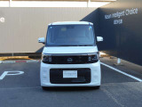 ヘッドライトの上向き下向きを自動で切り替えてくれます。対向車や前方の車にも迷惑をかけにくくなります。