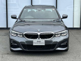 BMWを熟知したメカニックによる、360度の納車前点検。ドイツ本国と同様の教育・訓練を受けたメカニックが徹底的に点検、整備した後にお客様にお引渡しします。