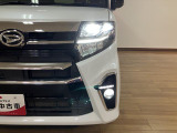 LEDヘッドライト&LEDフォグランプを装備!白く明るい光で暗い道を照らして安全に運転出来ます!