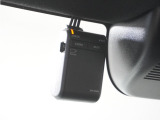 ◆ドライブレコーダー◆映像・音声などを記録する自動車用の装置です。 もしもの事故の際の記録はもちろん、旅行の際の思い出としてドライブの映像を楽しむことができます。
