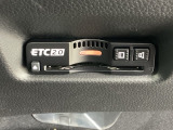 ETCも付いておりますので、高速道路の料金所もノンストップ通過可能ですよ^^是非揃えたい装備ですね!