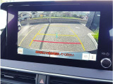 いまや必須装備「ナビゲーション」搭載!知らない場所にスイスイッとドライブ。もう、これなしではハンドルを握れませんね!でも運転中の操作は危険ですのでご注意ですね☆