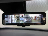 スマートルームミラー付きで後部座席に乗車してても後方がしっかり見れます