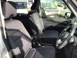 それぞれの分野のプロがお車の悩みや疑問に親身になって対応させていただきます。