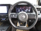 運転が楽しくなる明るく開放的な運転席まわりです。