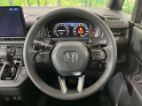【純正革巻きステアリング】上質な革を使用することで、手にしっかり馴染みとても運転しやすいハンドルです♪