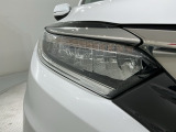 LEDヘッドライトは、点灯の瞬間から最大光量を発揮し、突然暗くなるトンネルなどでの安定感を高めます。