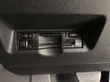 高速道路で便利な【ETC2.0】を装備しています。光ビーコン搭載で渋滞情報などナビゲーションと連動することで機能も充実いたします。他、観光施設に立ち寄るための高速料金割引サービス等もございます。