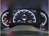 カラーヘッドアップディスプレイ付き。少ない視線移動で情報を確認できるので、運転の疲労軽減に繋がりますよ♪