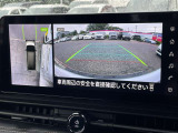 車を真上から見ているように、周囲の状況を把握しながら安心して駐車が行えるアラウンドビューモニター!