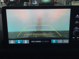 【バックカメラ】運転が苦手な方も車庫入れラクラクです!ギアをリバースに入れれば自動的に切り換わりますので、面倒な操作は不要です♪狭い駐車場もお車を傷つけず安心ですね!